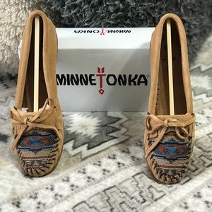 Minnetonka moccasins El Paso taupe